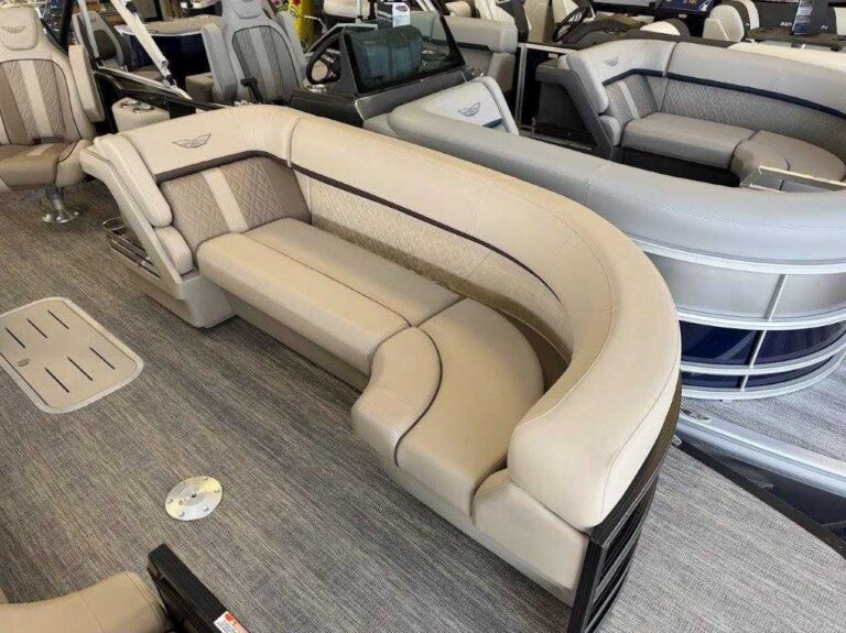 2026 Bennington 24MCSB - Center Swingback - Carbon Fiber Arch!!! US-ETWS9308J526 [photo 3]